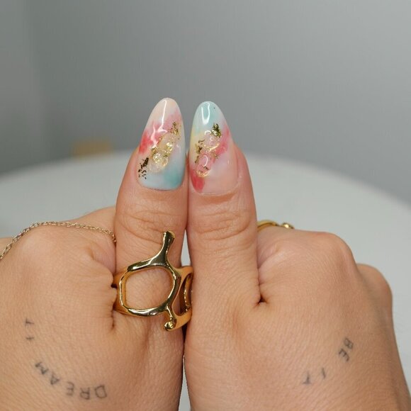 tipsy Handmade Press On Nails | Almond Medium | Abstract Art | Golden Hour Glow - Picture 7 of 14